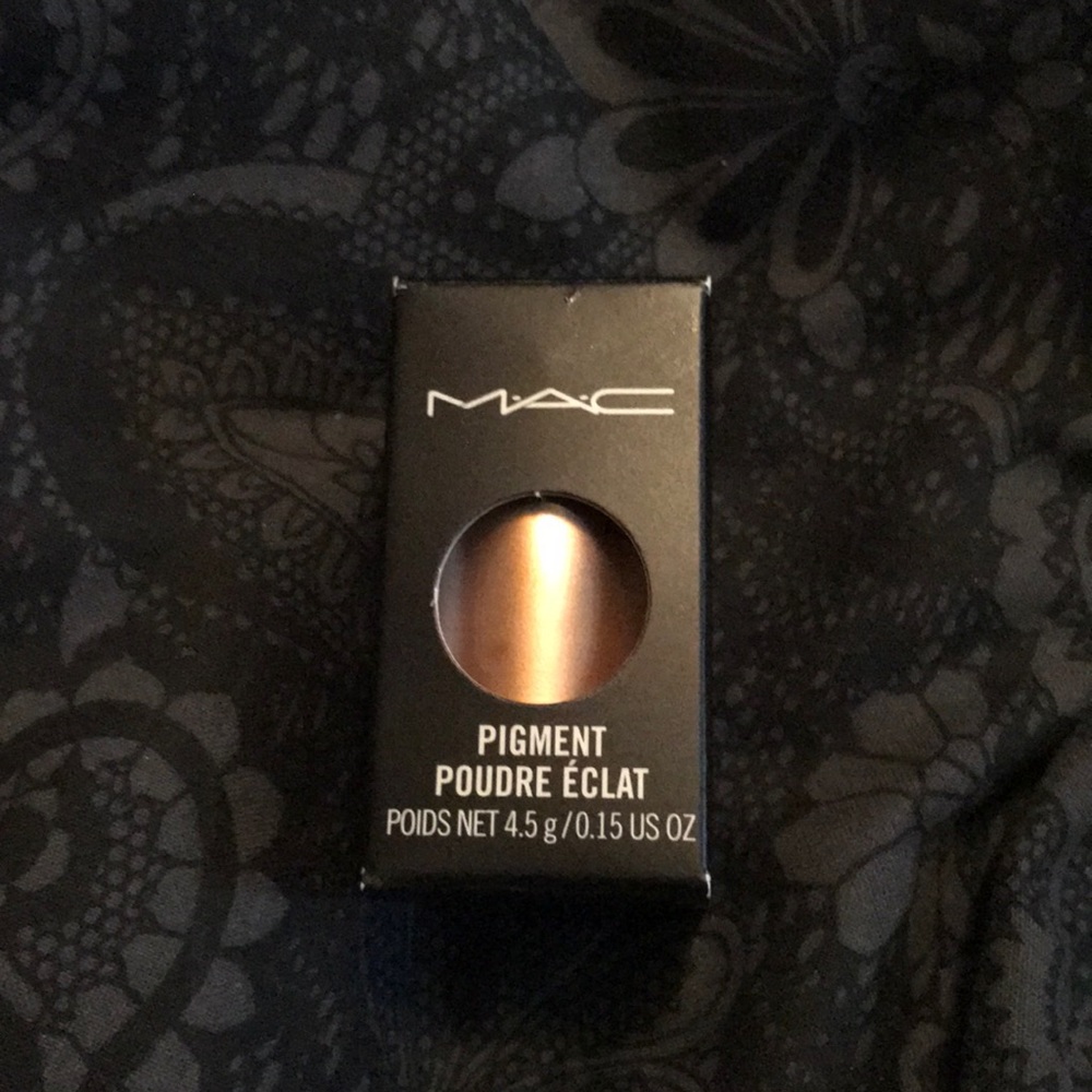 MAC Rose Gold Pigment